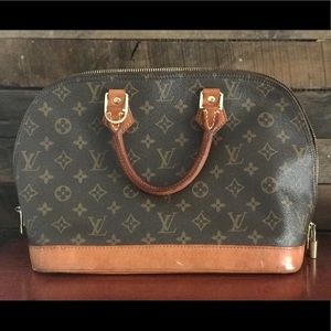 Authentic Louis Vuitton monogram Alma Handbag